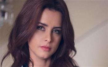 نور اللبنانية تغامر بإنتاج فيلم عن مي زيادة