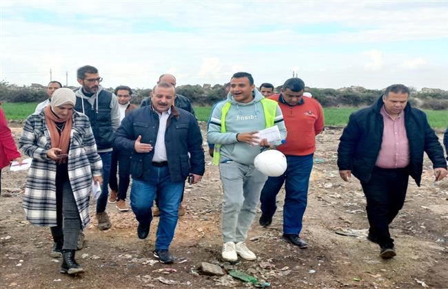 سكرتير عام محافظة البحيرة يتفقد مشروعات «حياة كريمة» الجارى تنفيذها بمركز كفر الدوار 