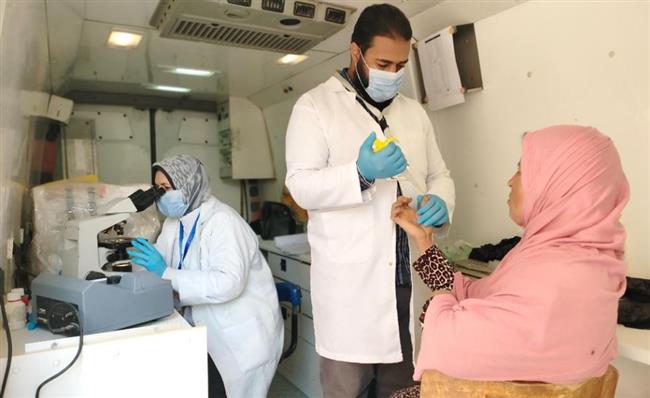 "صحة المنيا" تقدم الخدمات الطبية والعلاجية لـ 1979 حالة بقرية الجرنوس ببنى مزار