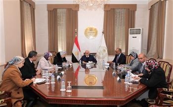 وزير التربية والتعليم يستعرض آليات تطوير المناهج للطلاب ذوي الإعاقة البصرية