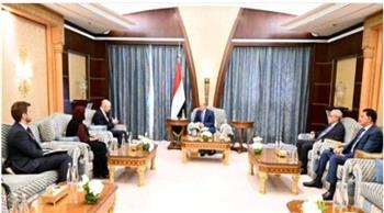   عضو بمجلس القيادي الرئاسي باليمن يبحث مع سفير بريطانيا المستجدات السياسية والعسكرية في البلاد