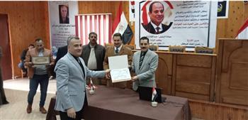 "القوى العاملة": ندوة توعية للعمالة غير المنتظمة.. وتسليم شهادات تأمين ضد الحوادث بكفر الشيخ 