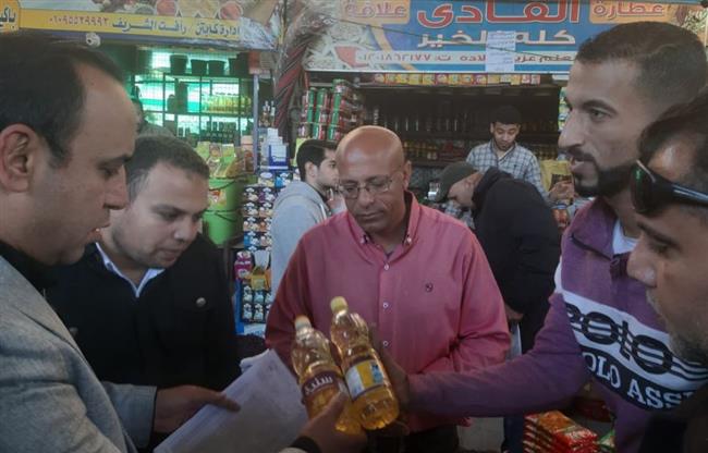 رئيس جهاز الشروق يتفقد منافذ الخير بالمدينه ويستمع لشكاوى المواطنين  