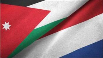   الأردن وبولندا يبحثان سبل تعزيز التعاون العسكري بين البلدين 