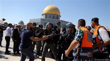   اضطهاد للفلسطينيين.. الاحتلال يمنع مقدسيين من السفر وإبعاد عن الأقصى والقدس