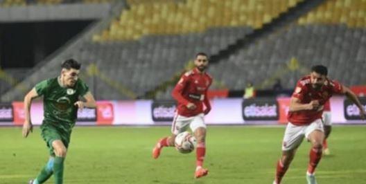 ياسر إبراهيم يغادر مباراة المصري مصابا