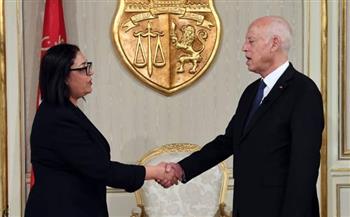   وزيرة التجارة التونسية الجديدة تؤدي اليمين الدستورية أمام رئيس الجمهورية