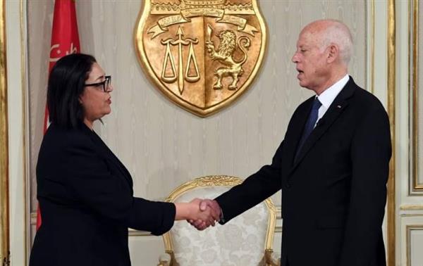وزيرة التجارة التونسية الجديدة تؤدي اليمين الدستورية أمام رئيس الجمهورية