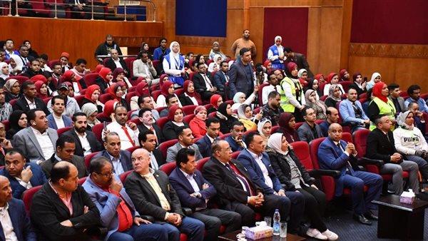 وزير الشباب يشهد فعاليات قمة شباب الصعيد بالمدينة الشبابية بالأقصر