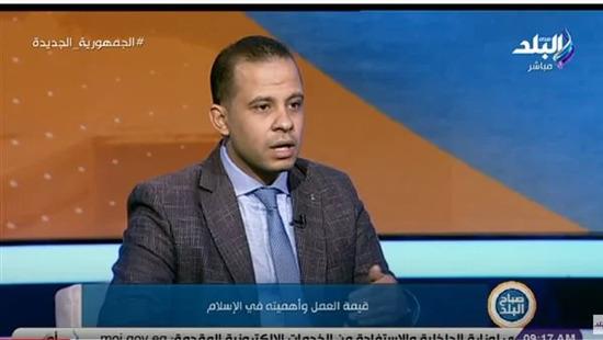 أزهري: إتقان العمل أمر ديني ويجب على الإنسان مراعاة ضميره