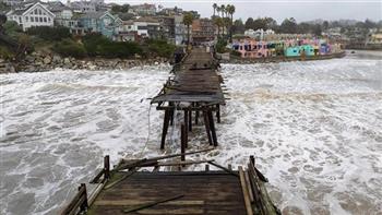   "كاليفورنيا تستعد لخطر"فيضانات كارثية 