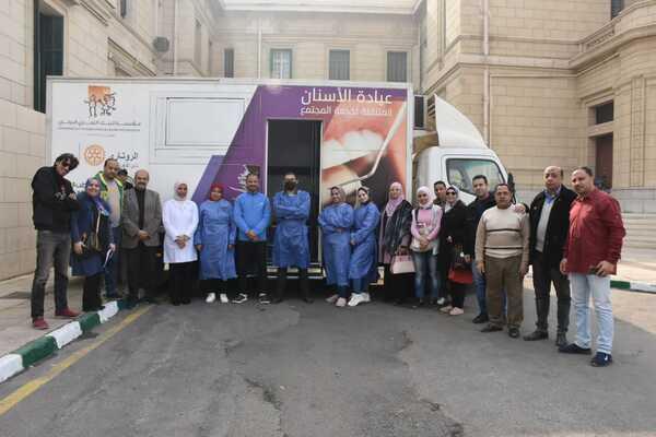 د. الخشت: قافلة متخصصة في طب الأسنان للكشف وعلاج  أعضاء هيئة التدريس والعاملين بجامعة القاهرة