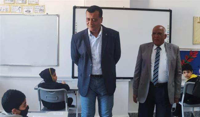 وكيل وزارة التعليم يتابع انعقاد امتحانات الصفين الرابع والخامس الابتدائي بمدارس قنا 