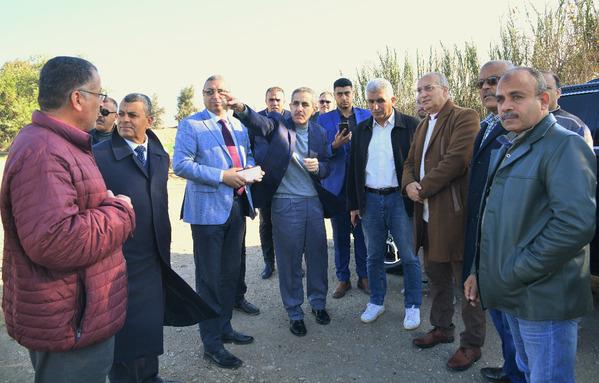 رحمي يلتقي وفد وزارة الري ويتفقد معهم المشروعات المقترح تطويرها واستثمارها 