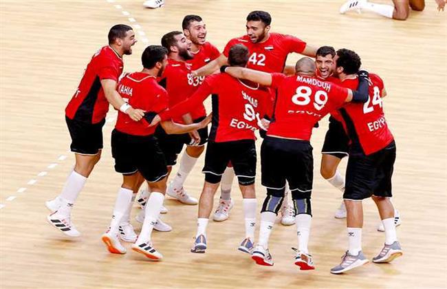 وزير الرياضة يشيد بأداء منتخب اليد ببطولة العالم ويحفز اللاعبين للفوز باللقب