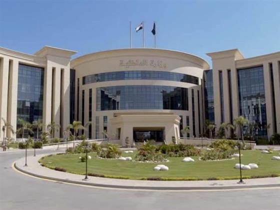 الداخلية تُعيد سيدة مسنة ضلت الطريق بالإسماعيلية إلى أسرتها