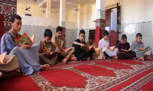 ما حكم قراءة القرآن بصورة جماعية؟