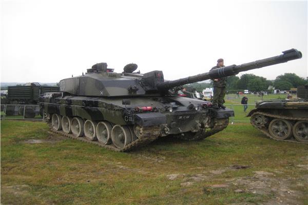 بريطانيا: تزود كييف بـ 14 دبابة من طراز Challenger 2