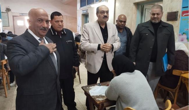 نائب رئيس جامعة الزقازيق يتفقد امتحانات الفصل الدراسي الأول بكلية الزراعة