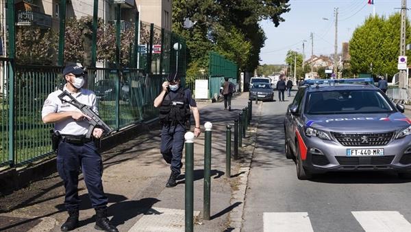باريس.. بدء التحقيق في "محاولات قتل" بعد حادث طعن في محطة للقطار
