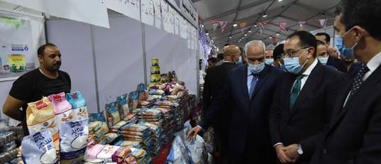 مدبولي: توافر جميع السلع الرئيسية بمنافذ «أهلا رمضان» بتخفيضات تصل إلى 50%