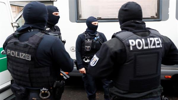 نقابة الشرطة الألمانية تنفي استخدام العنف المفرط مع مناوئي الفحم في لوتسيرات