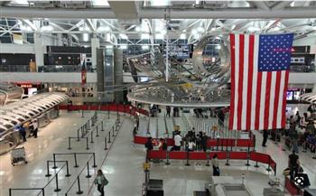   إدارة الطيران الأمريكية تحقق في حادث تصادم وشيك بين طائرتين في مطار جون كينيدي بنيويورك