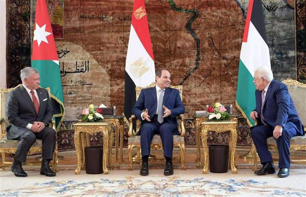 دياب اللوح: الرئيس الفلسطيني يصل القاهرة اليوم للمشاركة في أعمال القمة الثلاثية المصرية الأردنية الفلسطينية