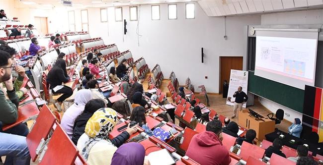  الألمانية بالقاهرة تنظم ورشة عمل حول " تقييم الأسهم و إدارة المحافظ الإستثمارية"