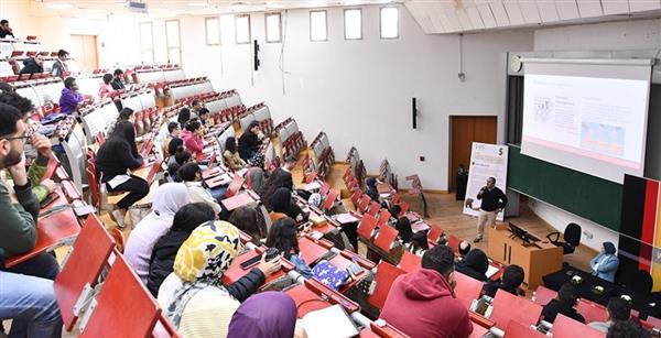 الألمانية بالقاهرة تنظم ورشة عمل حول " تقييم الأسهم و إدارة المحافظ الإستثمارية"