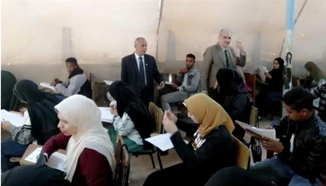 نائب رئيس جامعة أسوان لشئون التعليم والطلاب يتابع امتحانات كلية التربية للفصل الدراسي الأول 