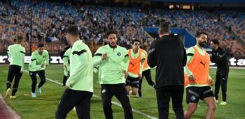 بالصور.. إحماءات لاعبي الزمالك وبيراميدز بالدوري  