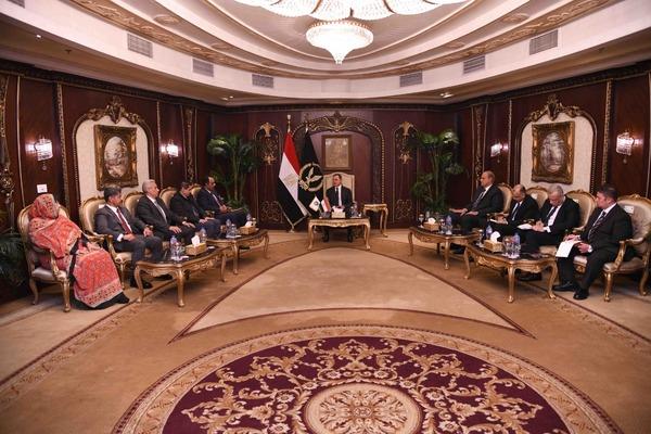 وزير الداخلية يستقبل رئيس الإتحاد الرياضى العربى للشرطة