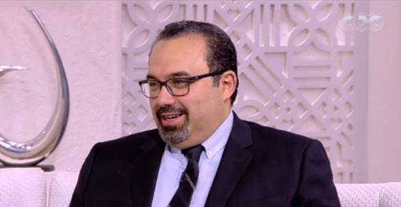 وصف بخبير يعتمد عليه.. طبيب مصري يحصل على جائزة التميز من مركز الأبحاث الصينية| فيديو