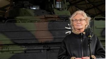   إكسترا نيوز تعرض تقريرا عن استقالة وزيرة الدفاع الألمانية كريستين لامبريشت 
