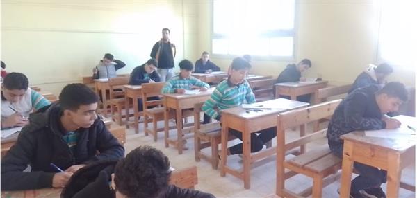 انتظام ٢٦٥٥٥ طالب وطالبة بامتحانات الشهادة الإعدادية بالإسماعيلية