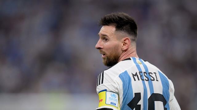 خطوة منتظرة تحبط حلم الهلال السعودي بشأن ميسي