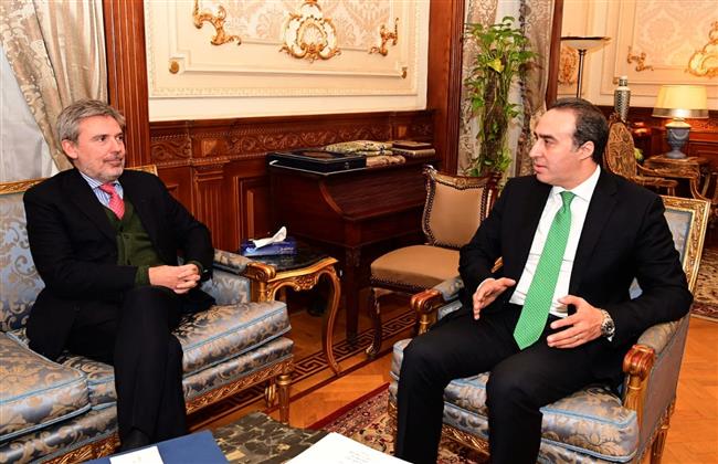 أمين عام مجلس النواب يلتقي سفير إيطاليا في مصر