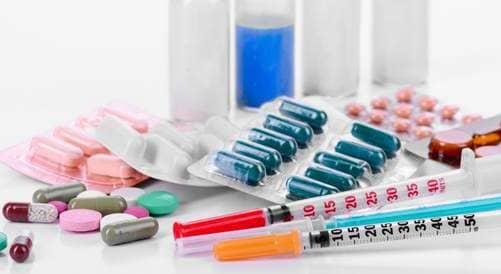 عز العرب يحذر من الافراط فى تناول المضادات الحيوية بدون روشتة الطبيب