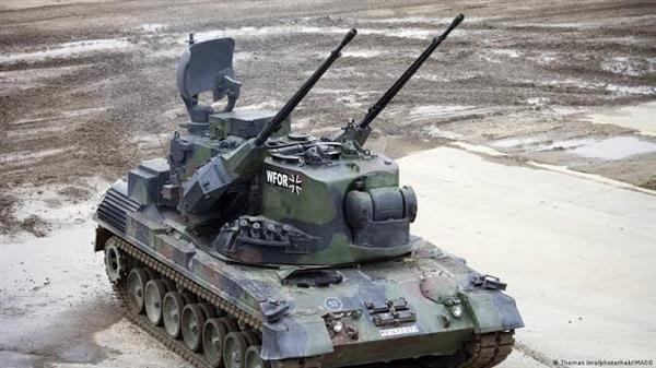 الرئيس الأوكراني يطالب الحلفاء بدعم بلاده بمزيد من الدبابات الثقيلة