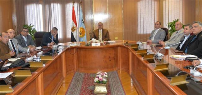 محافظ أسيوط يتابع تنفيذ مركز السيطرة الاقليمي للشبكة الوطنية الموحدة للطوارئ