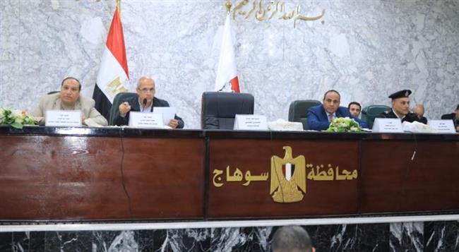 جامعة سوهاج تشارك بالاجتماع التحضيري بالمحافظة استعداداً لمواجهة الازمات والسيول 