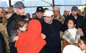   الرئيس السيسي يلتقي أسر وأهالي الطلبة المستجدين بالأكاديمية العسكرية