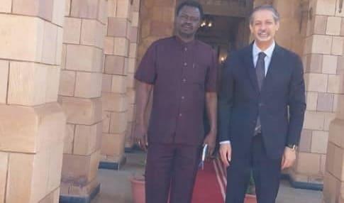 سفير مصر يلتقي حاكم إقليم دارفور رئيس حركة جيش تحرير السودان