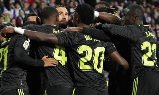 بنزيما على رأس تشكيل ريال مدريد لمواجهة فياريال