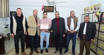 صيدلة سوهاج تكرم الطلاب الحاصلين على المراكز الأولى في المسابقات والأنشطة الطلابية