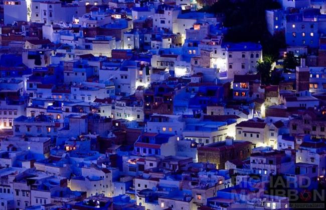 «شفشاون» المغربية.. مدينة القرون الزرقاء قِبلة الباحثين عن الهدوء