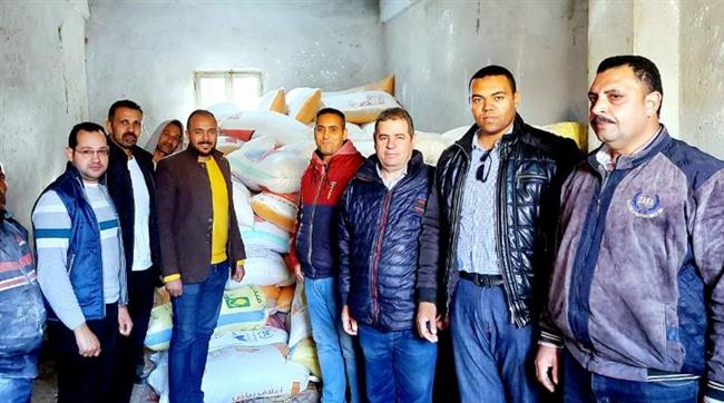 ضبط 15 طن و 300 كجم أرز شعير داخل مخزن بإيتاى البارود تم إحتكارهم عن الأسواق