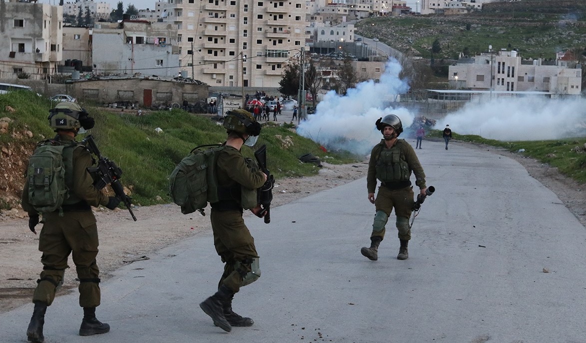 إصابة ثلاثة شبان فلسطينيين برصاص الاحتلال الإسرائيلي في بيت لحم