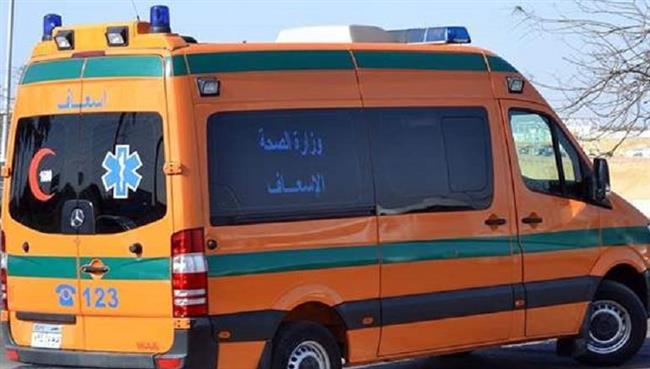 4 مصابين فى انقلاب سيارة بصحراوى أسوان 